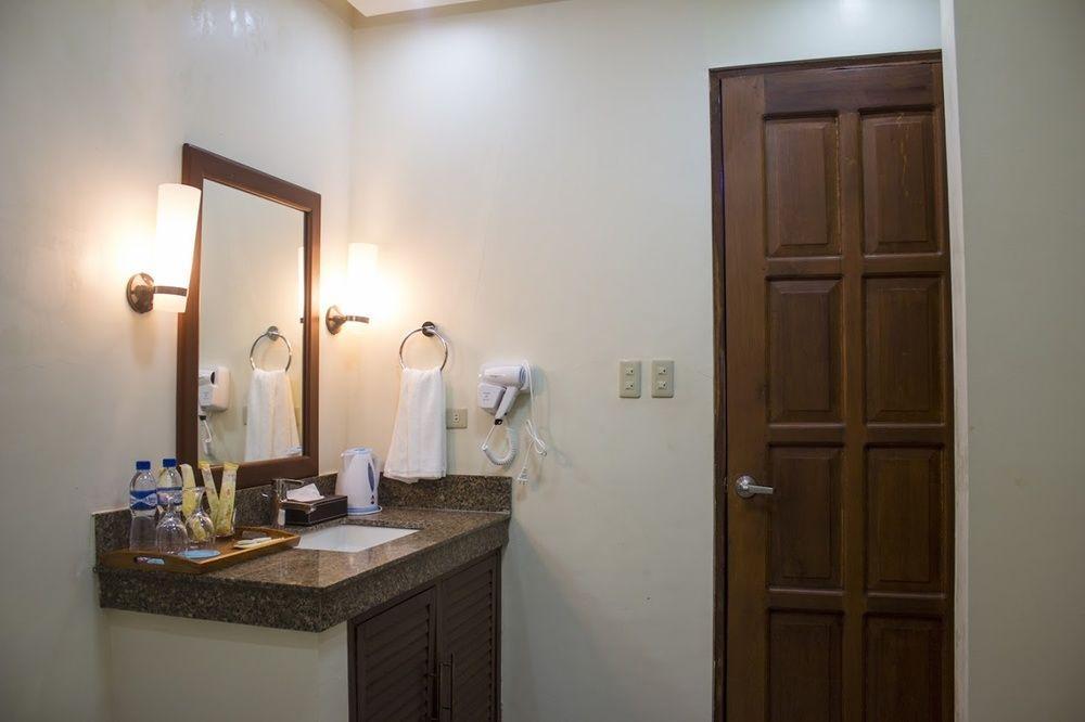 Costa Palawan Resort Puerto Princesa Exterior foto